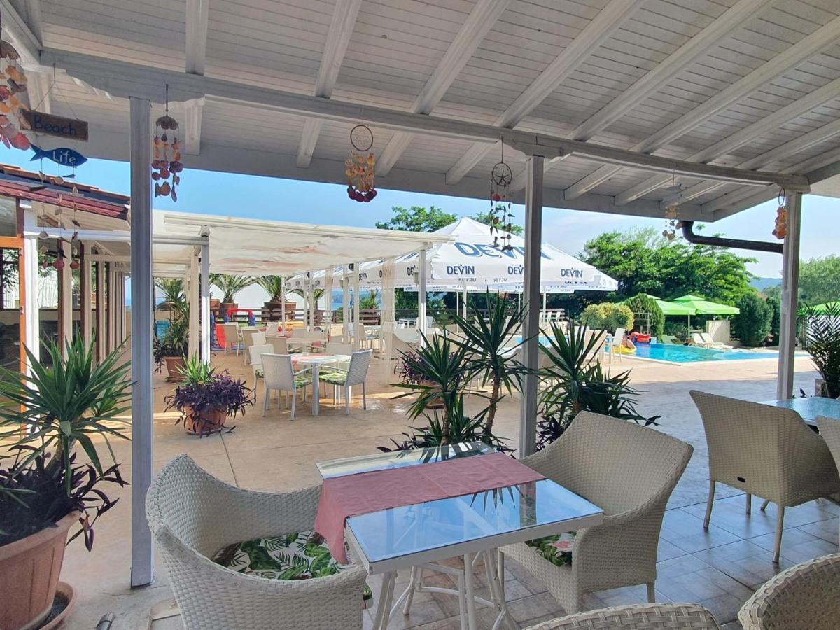 Семеен Хотел Golden Place Sozopol Exterior photo