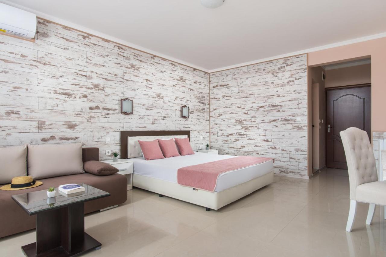 Семеен Хотел Golden Place Sozopol Exterior photo