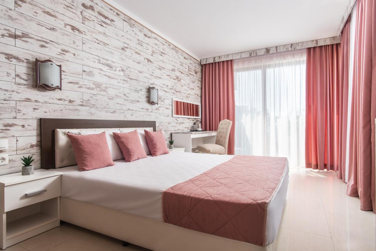 Семеен Хотел Golden Place Sozopol Exterior photo