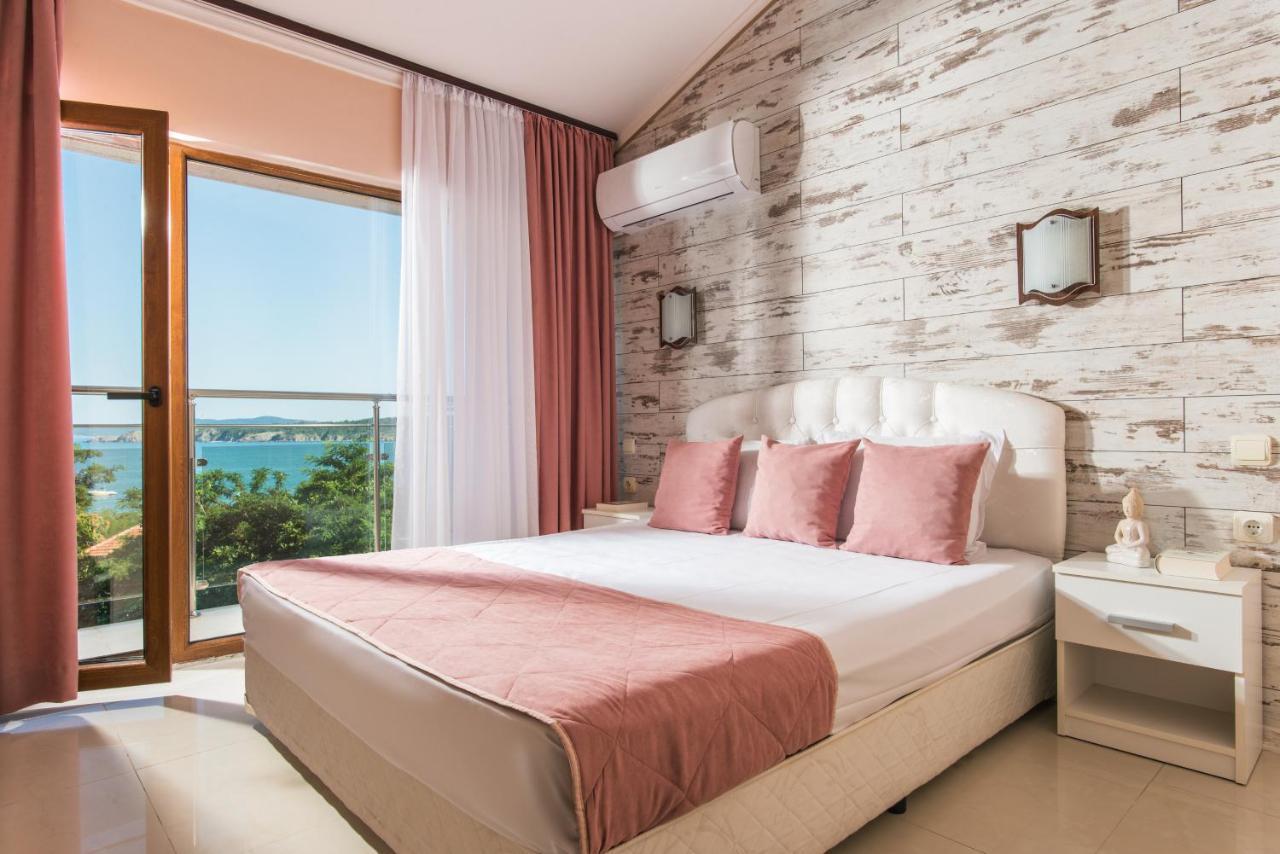 Семеен Хотел Golden Place Sozopol Exterior photo