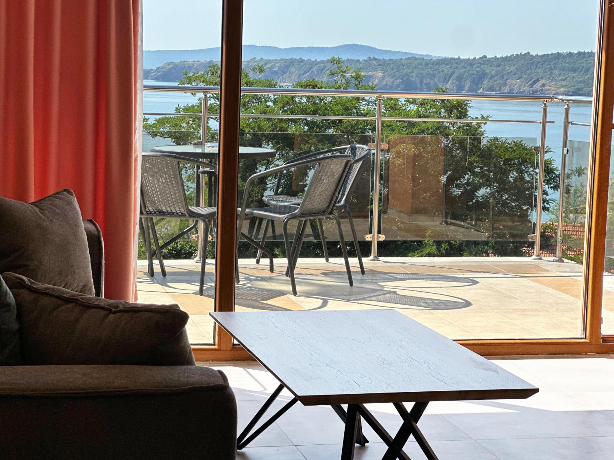 Семеен Хотел Golden Place Sozopol Exterior photo